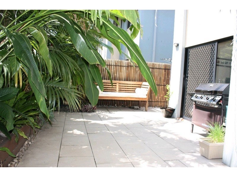 6/23-25 Blake Street, Southport QLD 4215