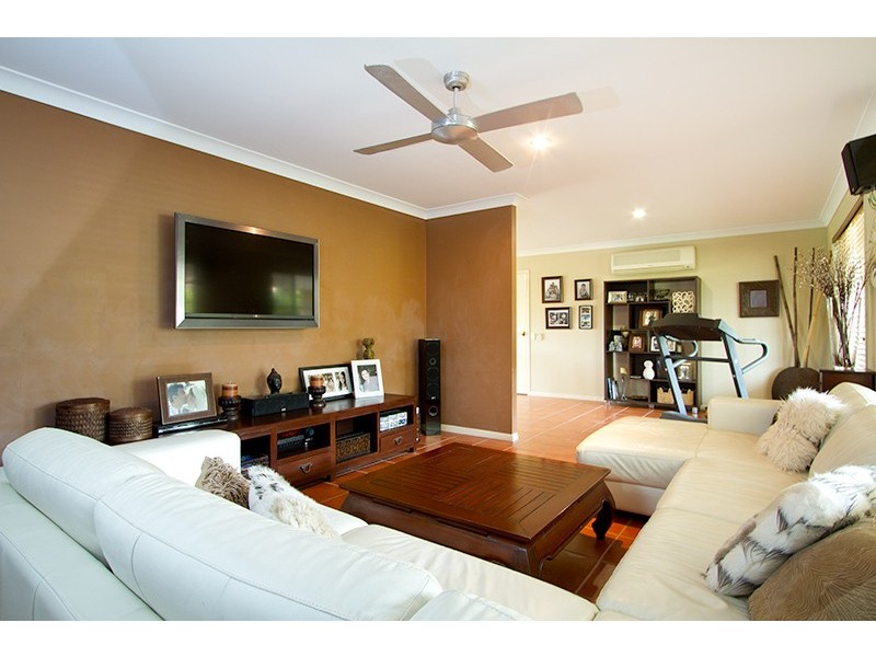 109 Macquarie Avenue, Molendinar QLD 4214