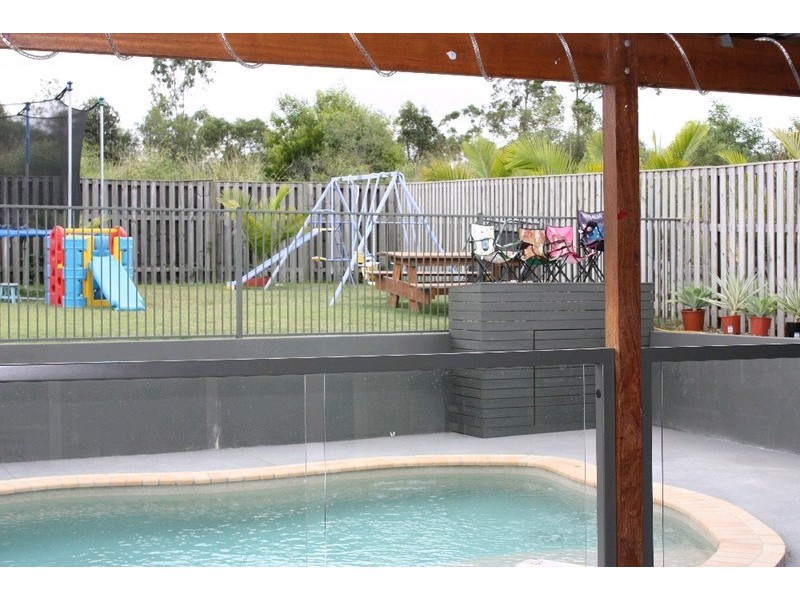 26 Carmarthen Circuit, Pacific Pines QLD 4211