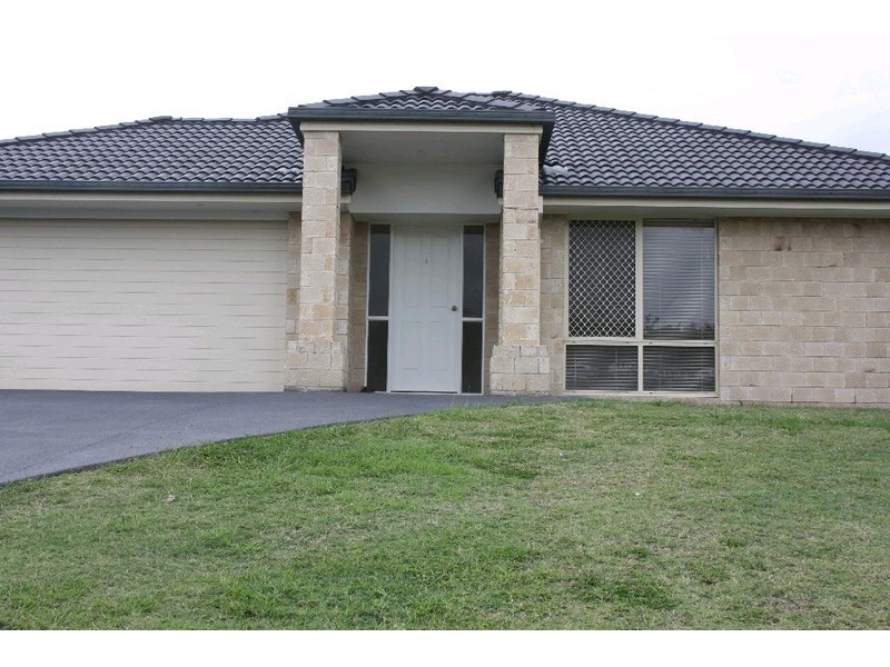 26 Carmarthen Circuit, Pacific Pines QLD 4211