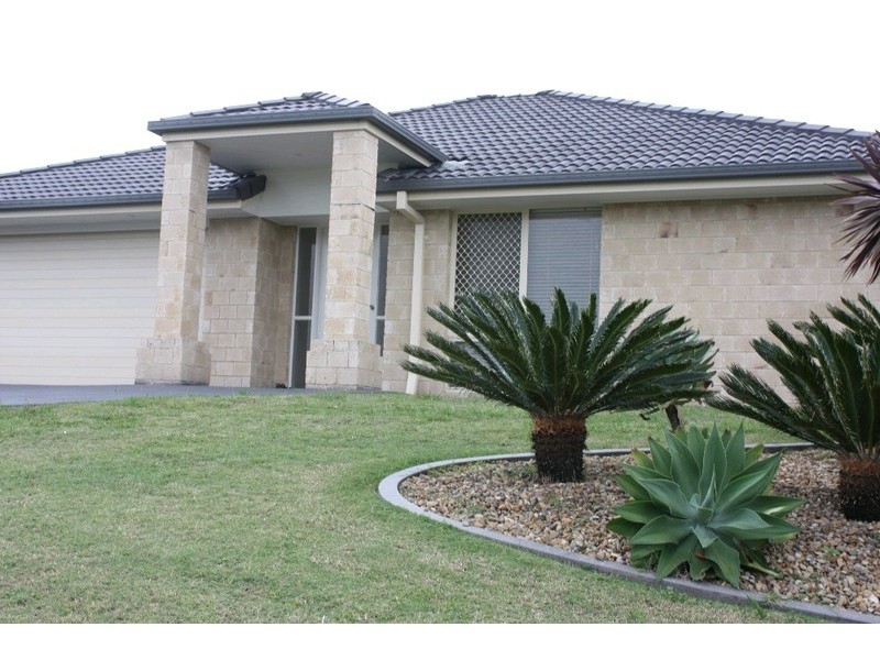 26 Carmarthen Circuit, Pacific Pines QLD 4211