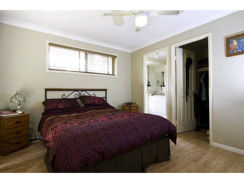 5 Bunker Court, Arundel QLD 4214