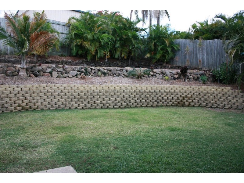 24 Crusader Way, Nerang QLD 4211