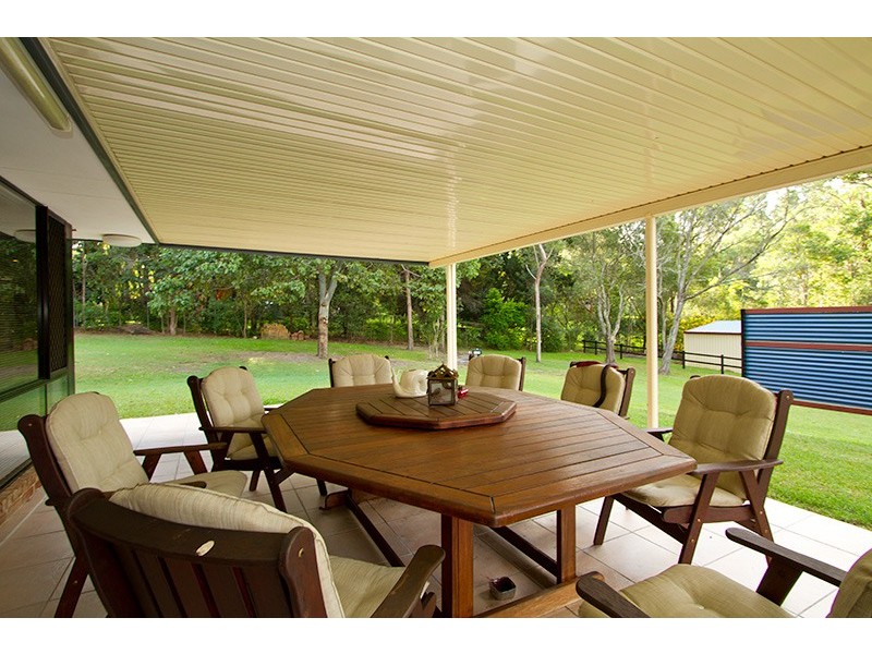 2 Lawnhill Drive, Nerang QLD 4211