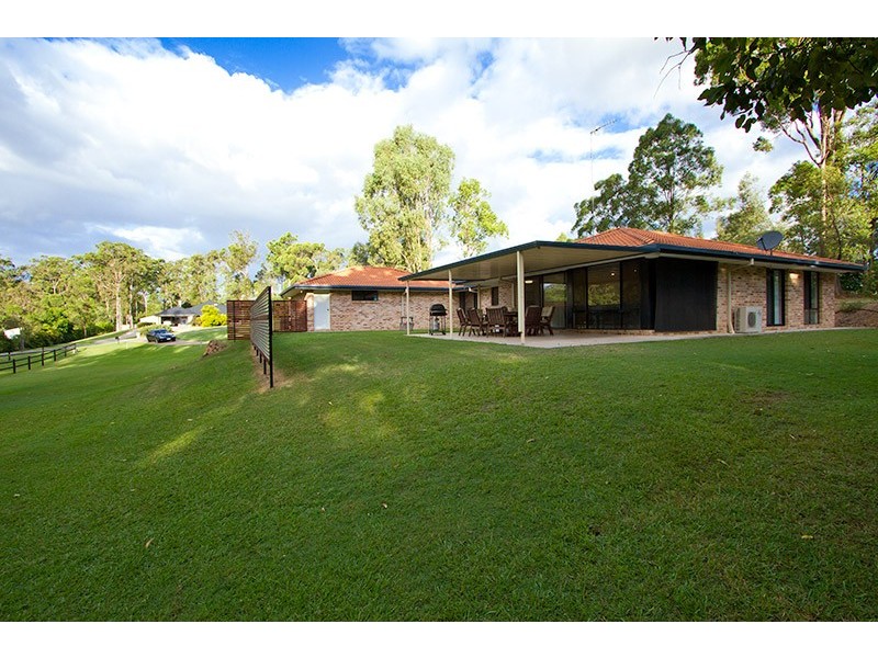 2 Lawnhill Drive, Nerang QLD 4211