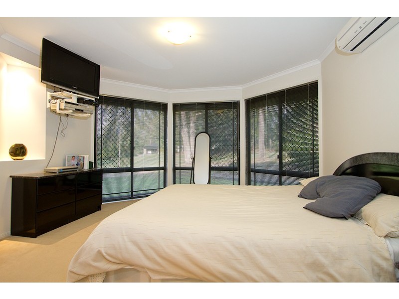 2 Lawnhill Drive, Nerang QLD 4211