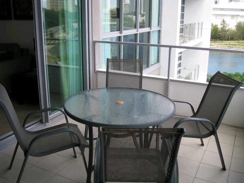 2319/33 TE Peters Drive, Broadbeach Waters QLD 4218