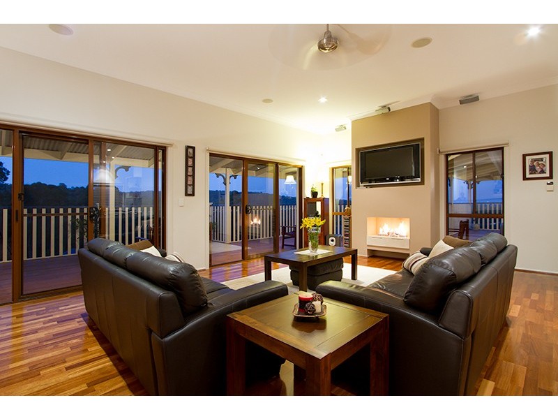 27 Byfield Court, Nerang QLD 4211
