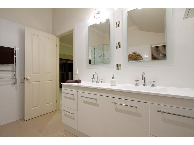 27 Byfield Court, Nerang QLD 4211