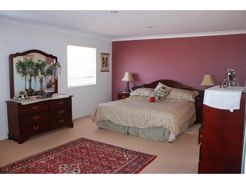 30 Aberdeen Court, Highland Park QLD 4211