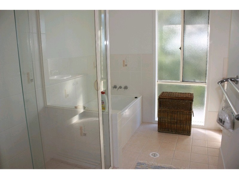 30 Aberdeen Court, Highland Park QLD 4211