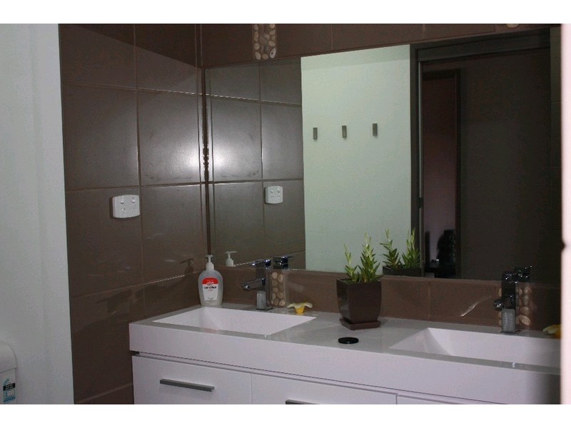 69 Mortensen Road, Nerang QLD 4211