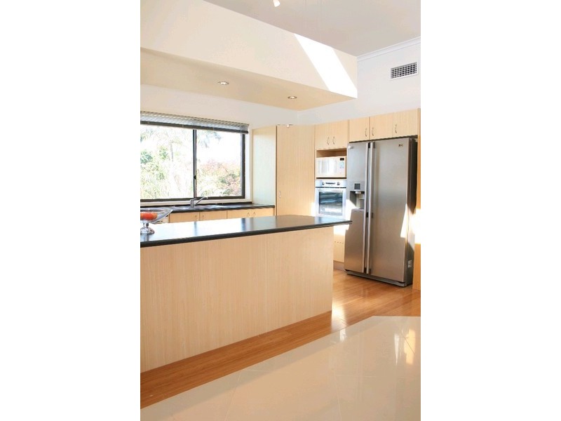 8 Jancoon Court, Carrara QLD 4211