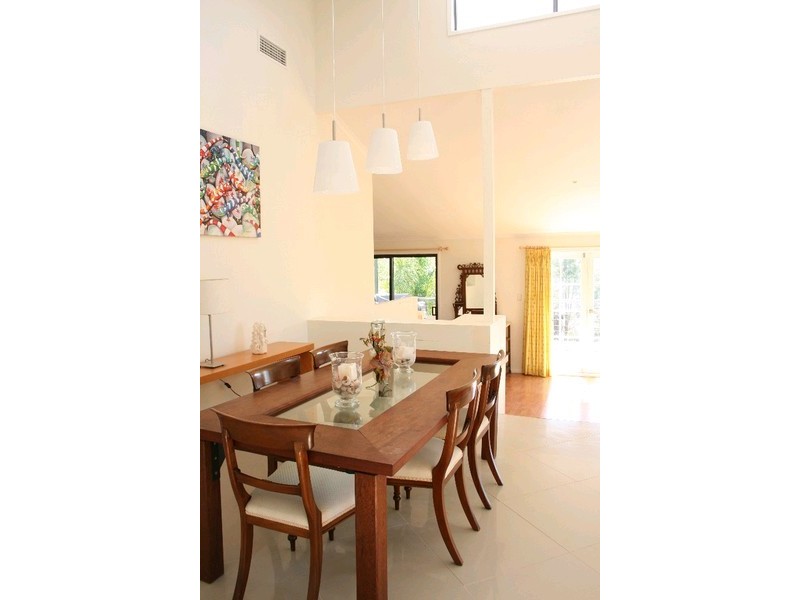 8 Jancoon Court, Carrara QLD 4211