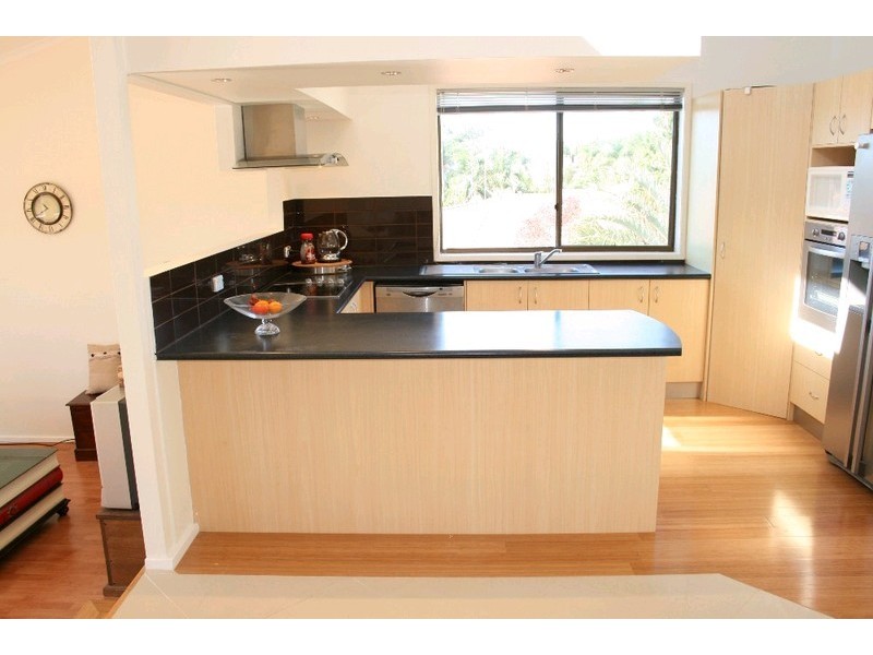 8 Jancoon Court, Carrara QLD 4211