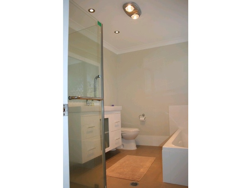 8 Jancoon Court, Carrara QLD 4211