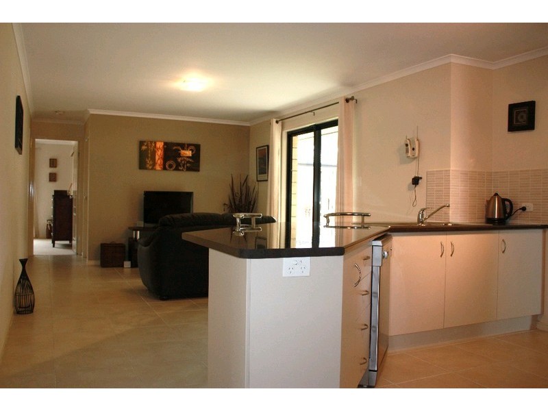 9 Chesterton Street, Pacific Pines QLD 4211