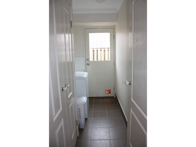 9 Chesterton Street, Pacific Pines QLD 4211