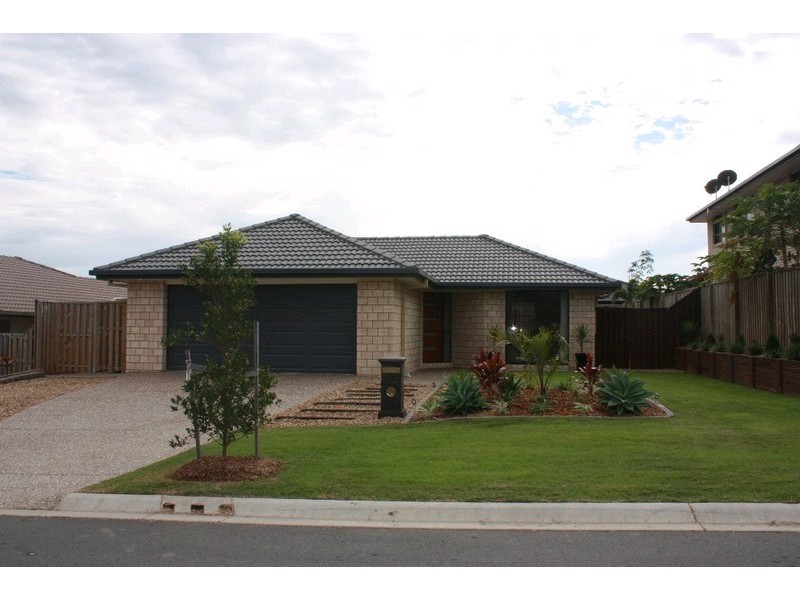 9 Chesterton Street, Pacific Pines QLD 4211