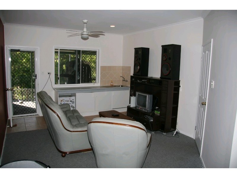 27A Ben Lomond Drive, Highland Park QLD 4211