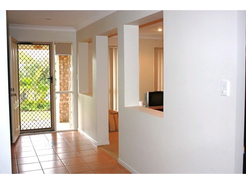 27A Ben Lomond Drive, Highland Park QLD 4211