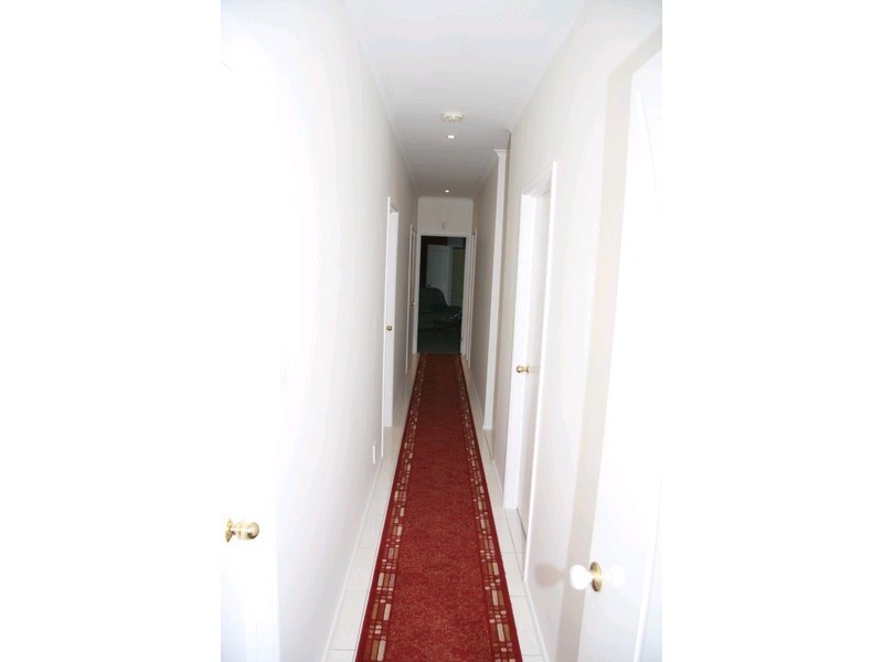 27A Ben Lomond Drive, Highland Park QLD 4211