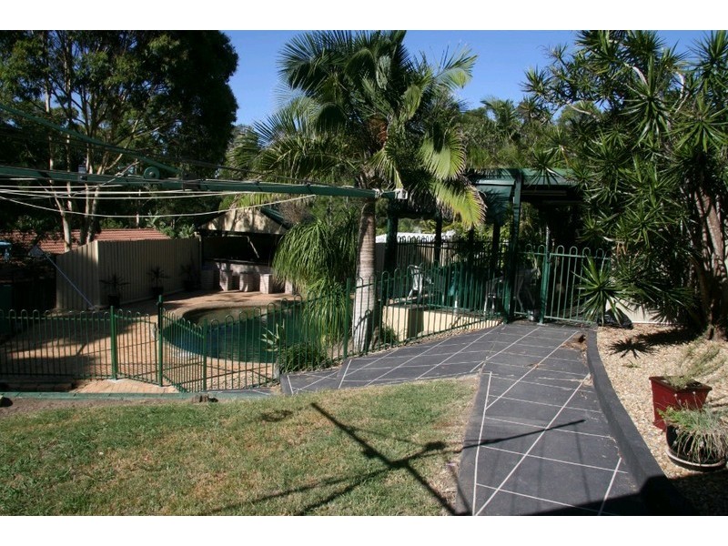 27A Ben Lomond Drive, Highland Park QLD 4211