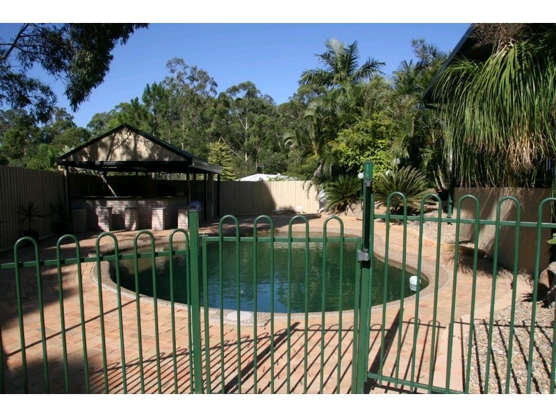 27A Ben Lomond Drive, Highland Park QLD 4211