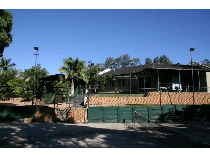 27A Ben Lomond Drive, Highland Park QLD 4211