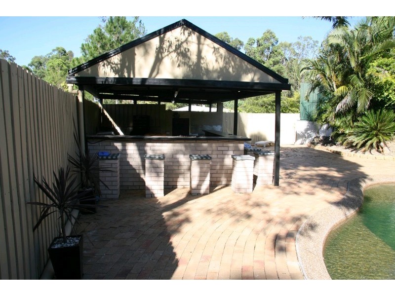 27A Ben Lomond Drive, Highland Park QLD 4211