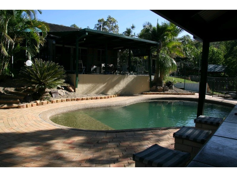 27A Ben Lomond Drive, Highland Park QLD 4211