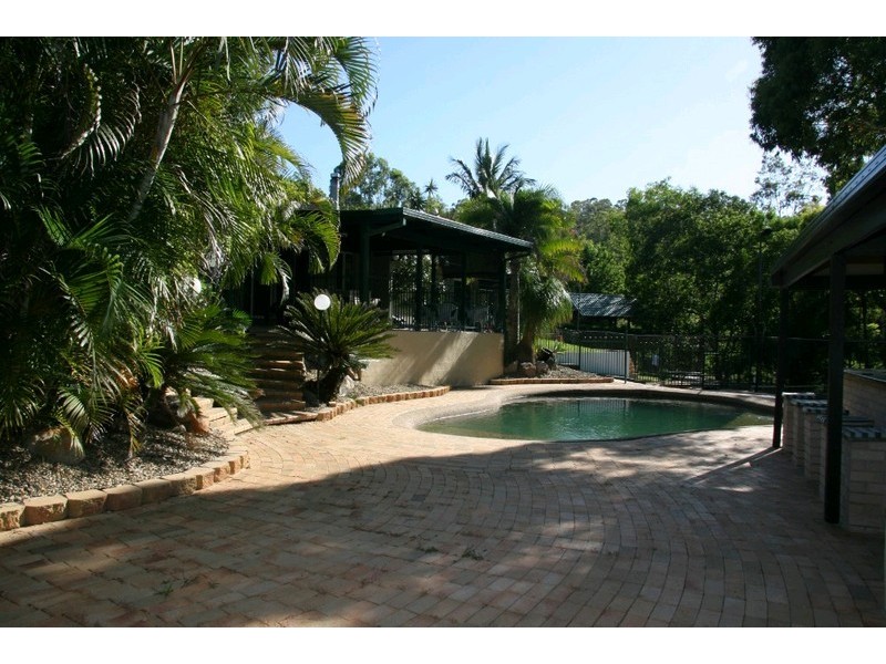 27A Ben Lomond Drive, Highland Park QLD 4211