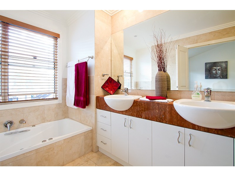 Isle Of Capri QLD 4217