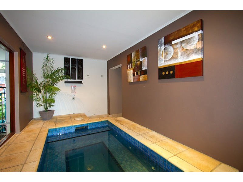 Isle Of Capri QLD 4217