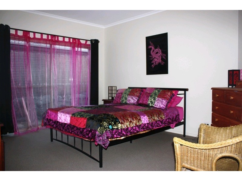 5 James Place, Maudsland QLD 4210