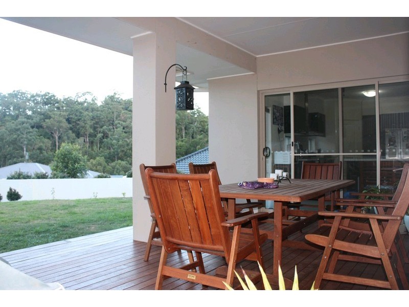 5 James Place, Maudsland QLD 4210