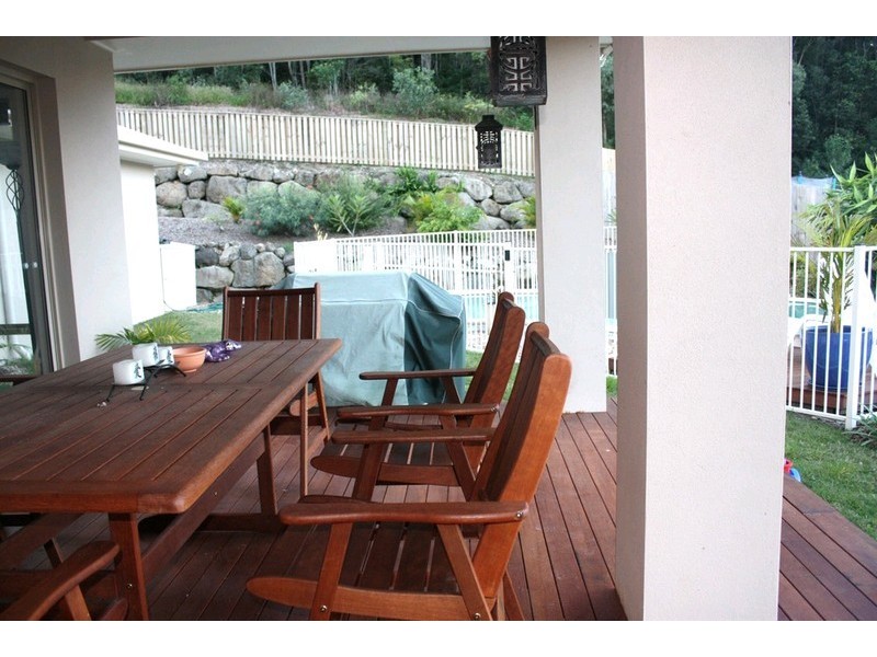 5 James Place, Maudsland QLD 4210