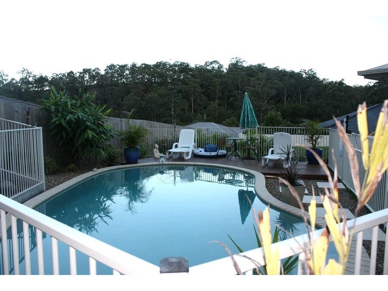 5 James Place, Maudsland QLD 4210