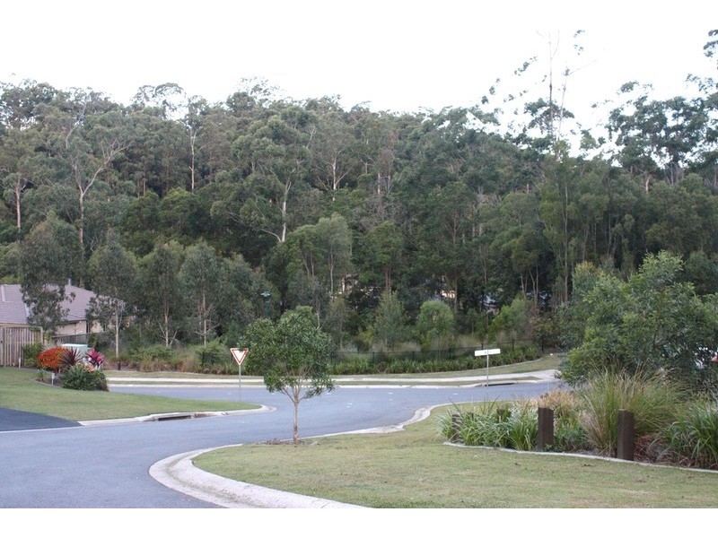 5 James Place, Maudsland QLD 4210