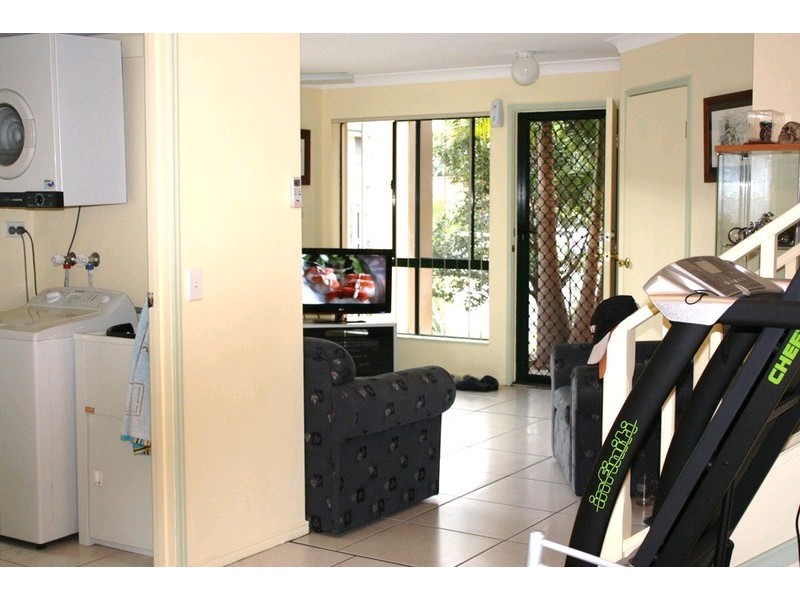 10/156 Greenacre Drive, Arundel QLD 4214