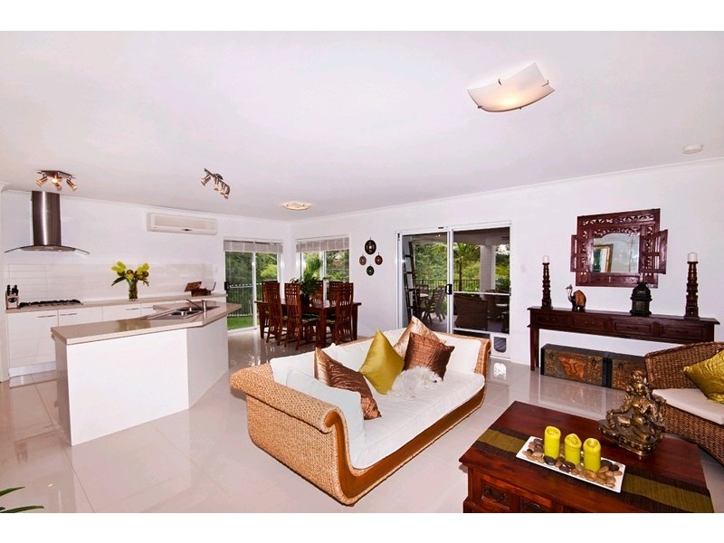 13 Lowe Court, Maudsland QLD 4210