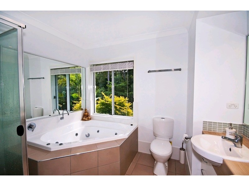 13 Lowe Court, Maudsland QLD 4210