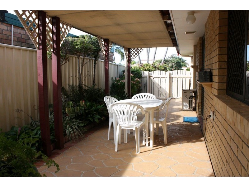 2/8 Maiala Close, Paradise Point QLD 4216