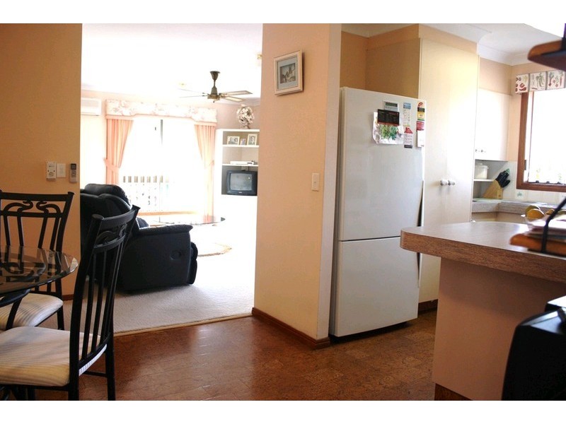 2/8 Maiala Close, Paradise Point QLD 4216