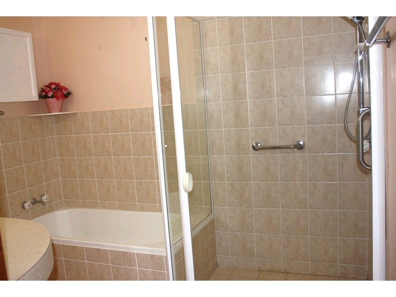 2/8 Maiala Close, Paradise Point QLD 4216