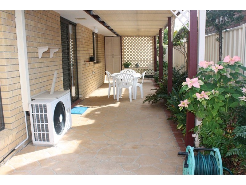 2/8 Maiala Close, Paradise Point QLD 4216