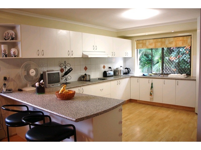 33 Armidale Crescent, Helensvale QLD 4212