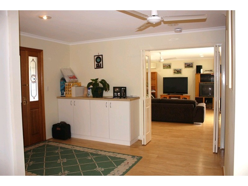 33 Armidale Crescent, Helensvale QLD 4212