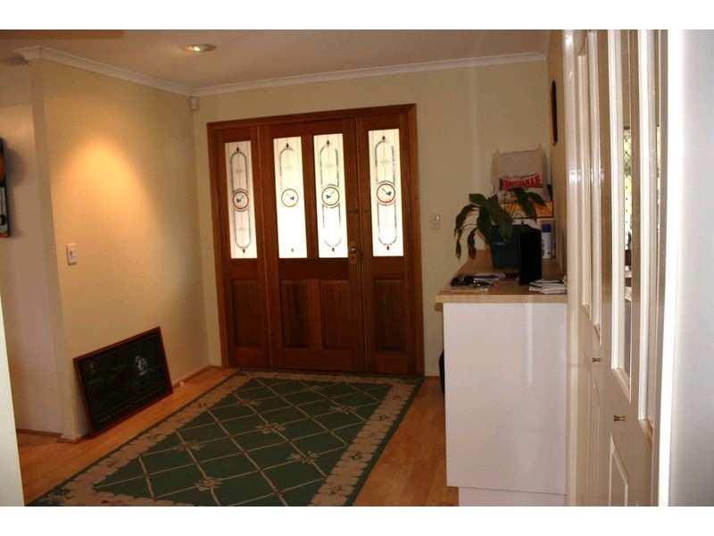 33 Armidale Crescent, Helensvale QLD 4212