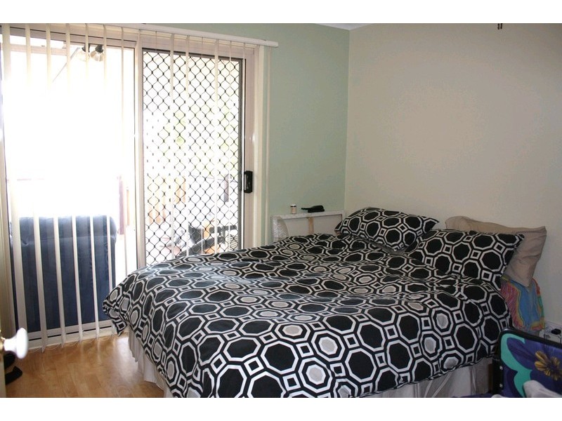 33 Armidale Crescent, Helensvale QLD 4212